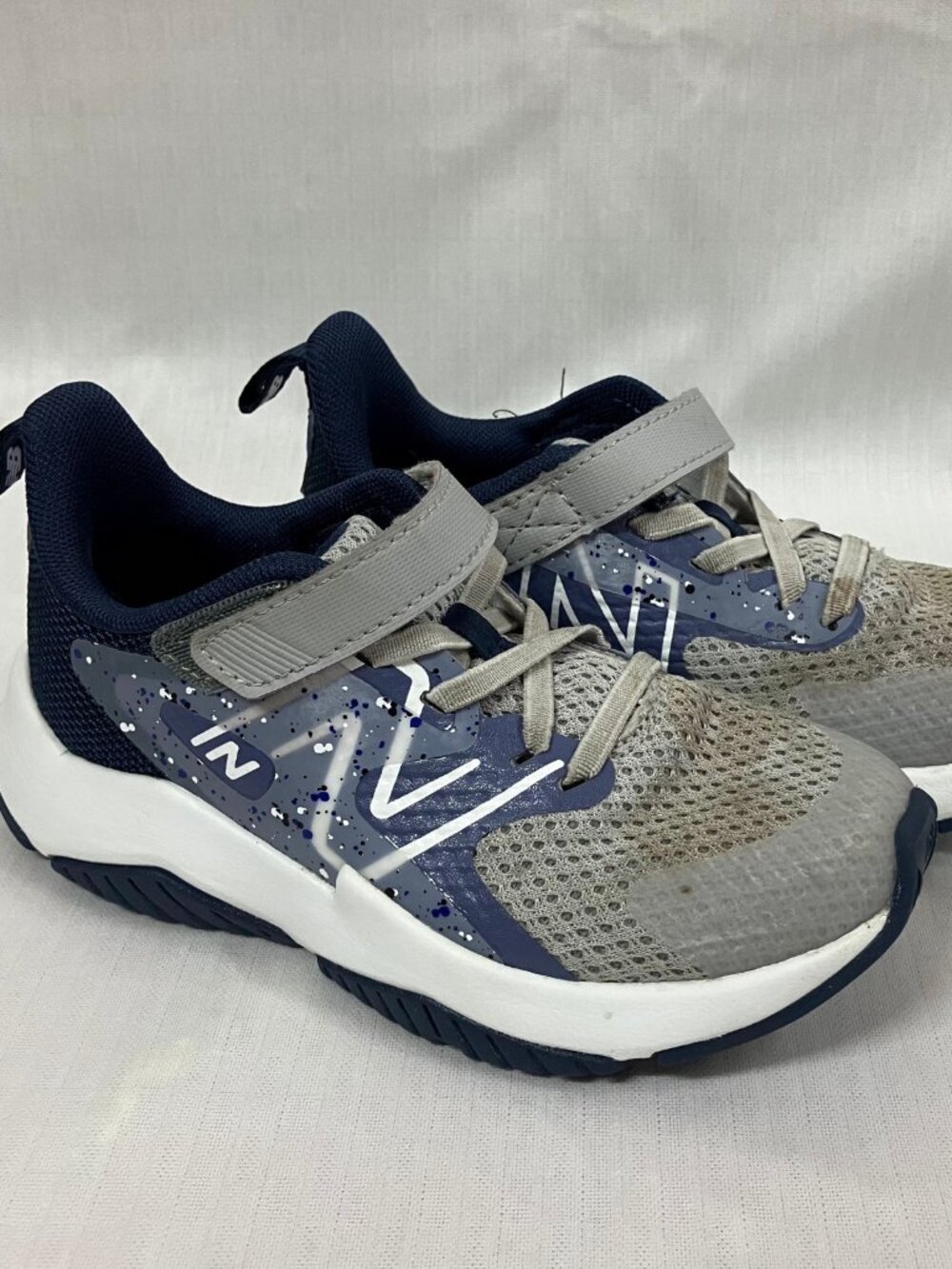 New Balance Rave Run V2 Sneakers Kids Size 11.5 Gray Blue Lace-Up Running Shoes